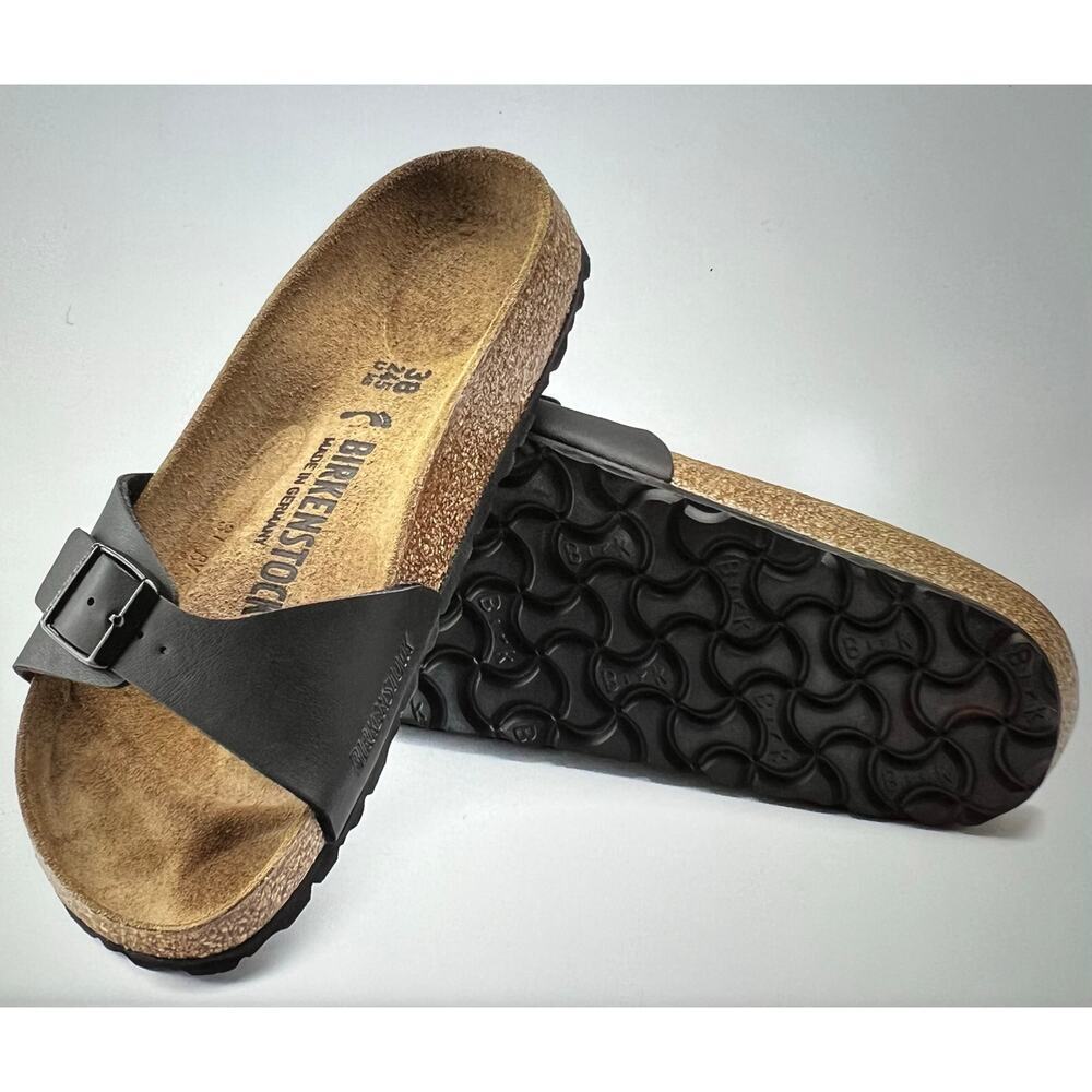 Madrid Birkenstock sandal
Size 37 - Picture 2 of 8